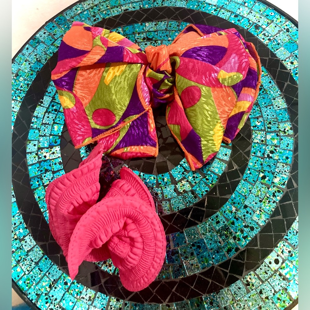Vintage Rare Early 90s Pink rigid edge scrunchie and fabric snap barette